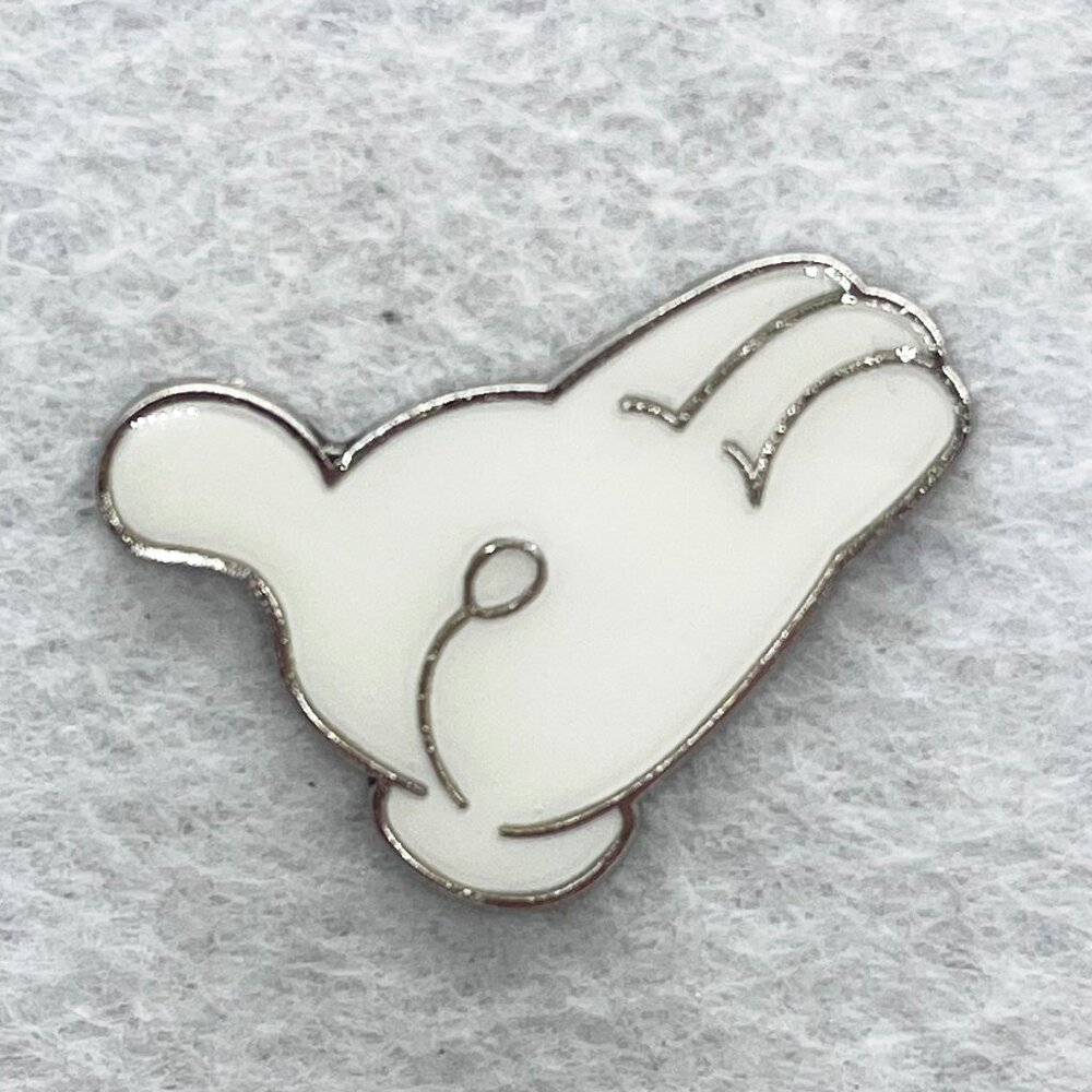 🔮 5/$25‎ Disney Mickey Mouse Glove Pin